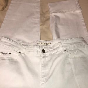 Chico’s Platinum skimmer